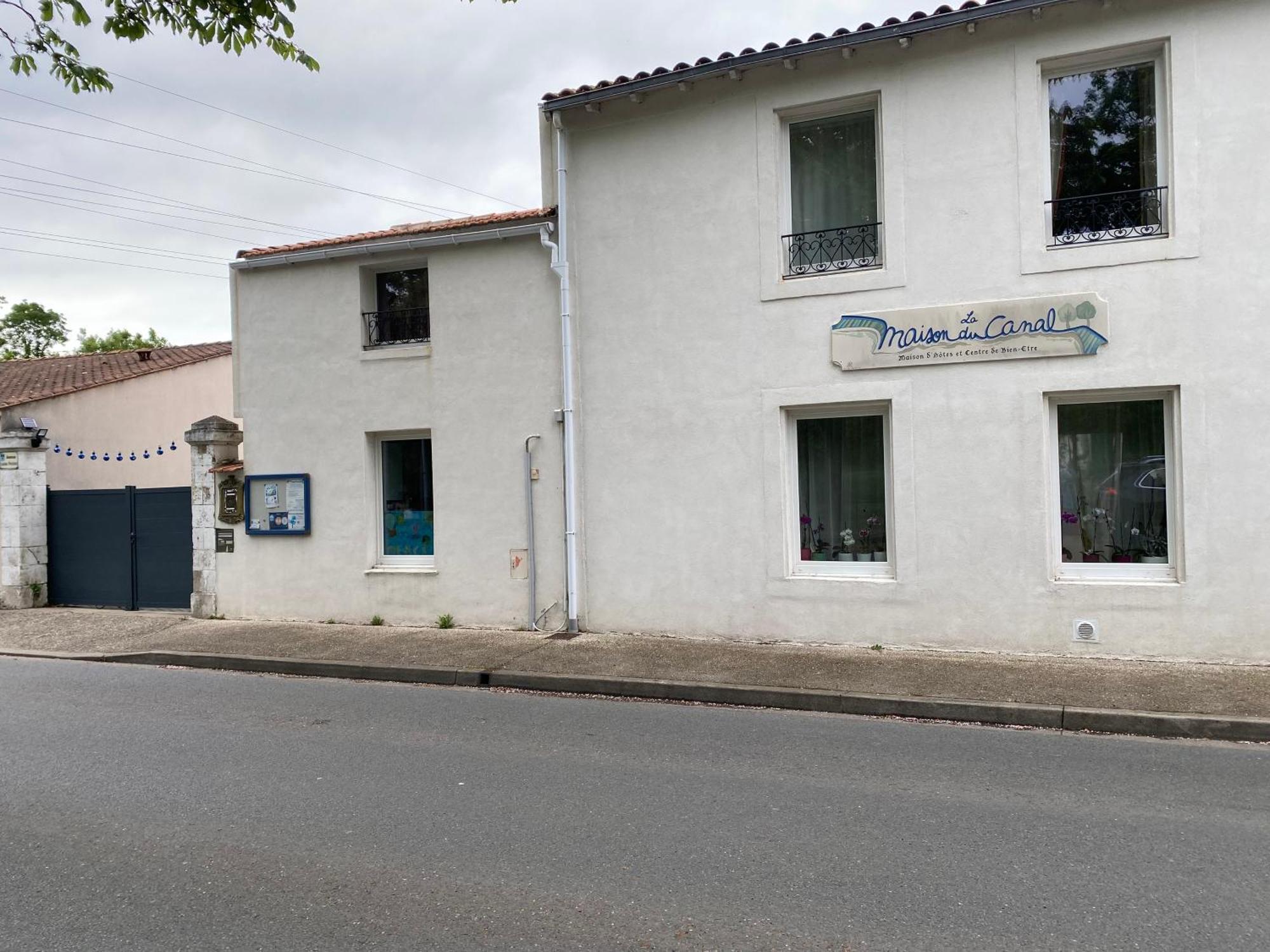 La Maison Du Canal De Rompsay - 5 Min De La Rochelle Bed and Breakfast Périgny Esterno foto